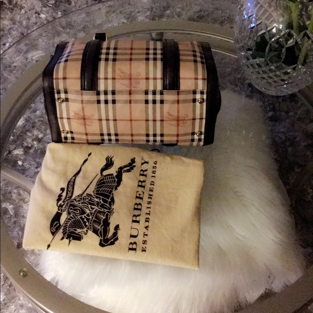 Burberry bag - Picture 2 of 8